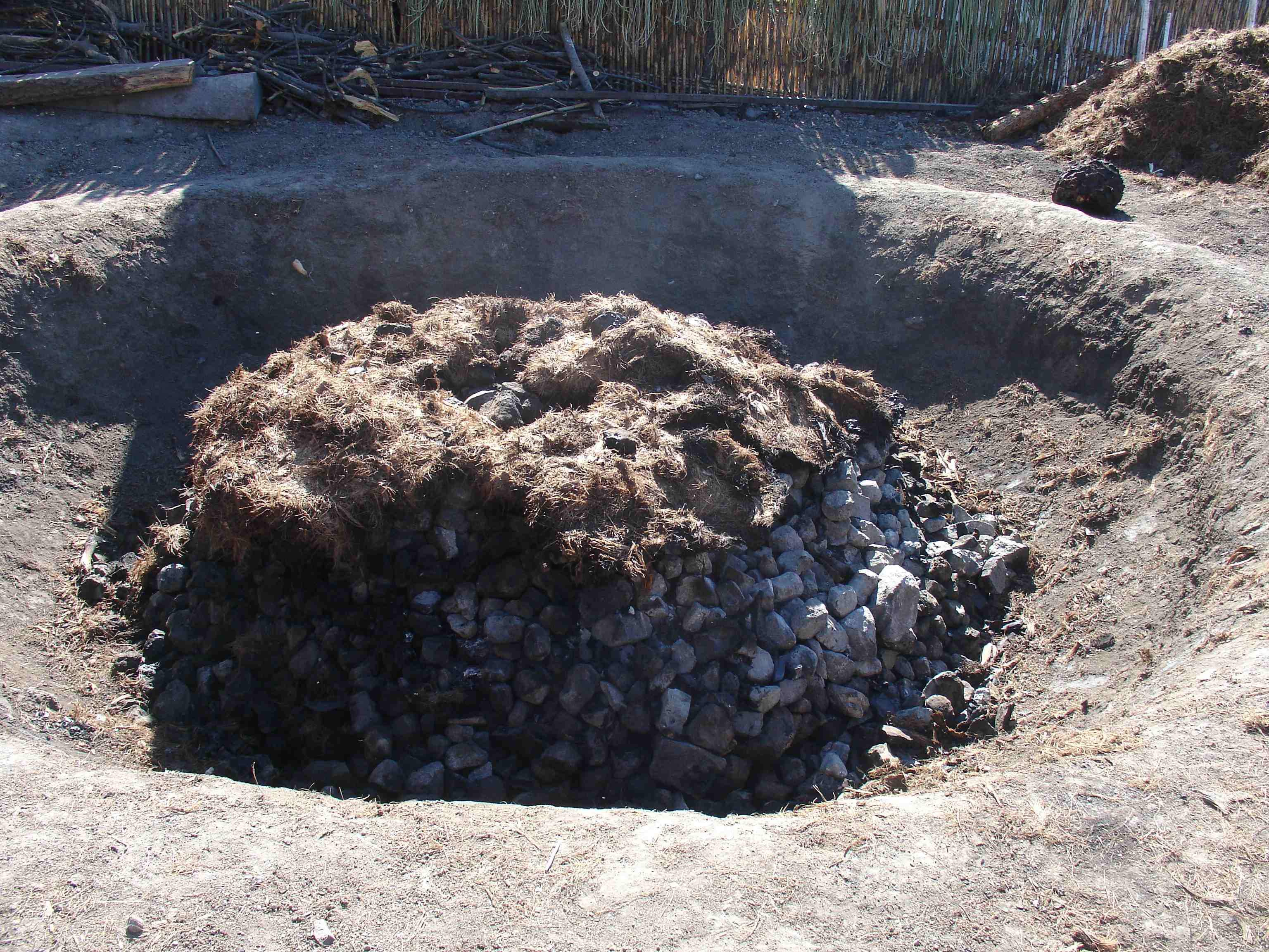 step 1 roasting pit Mezcalistas