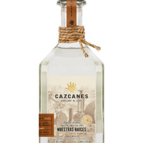 A bottle of Cazcanes Nuestras Raices destilado de agave